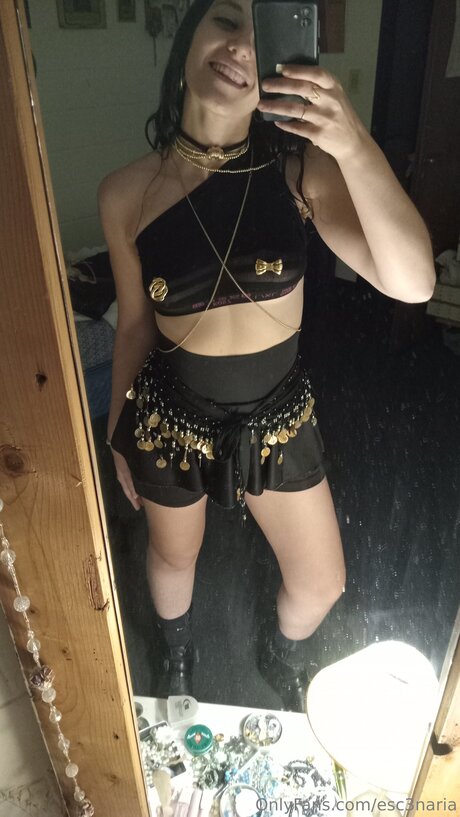Naakte gelekte OnlyFans-foto van Esc3naria