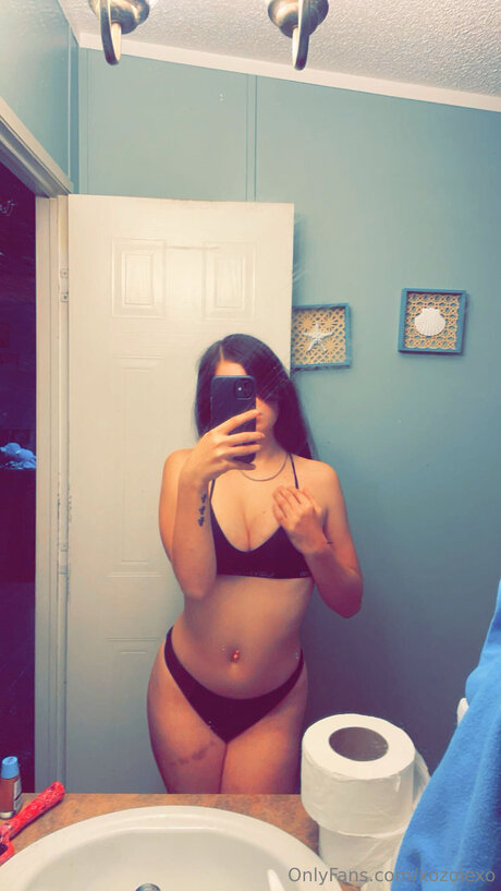 Naakte gelekte OnlyFans-foto van Xozoiexo