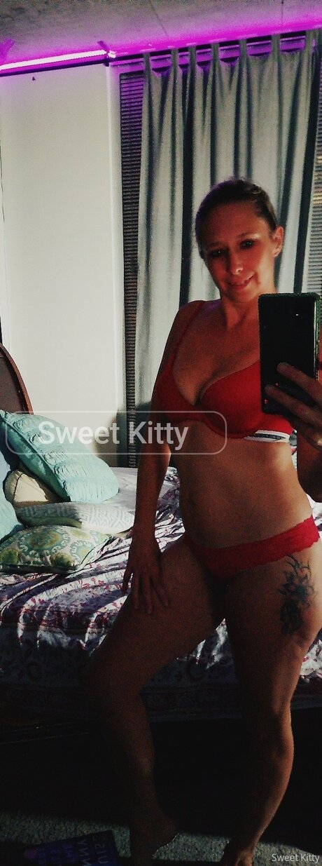 Naakte gelekte OnlyFans-foto van Sweetkitty777