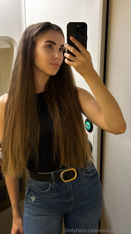 Naakte gelekte OnlyFans-foto van Evacarterxxx