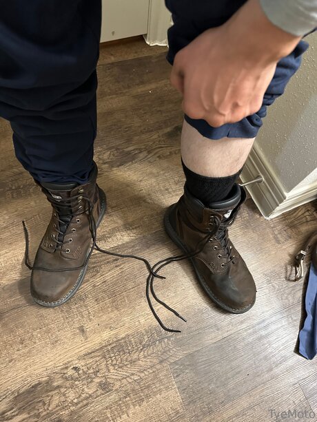 Naakte gelekte OnlyFans-foto van Tyemoto