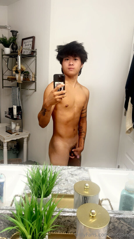 Naakte gelekte OnlyFans-foto van Notdanof
