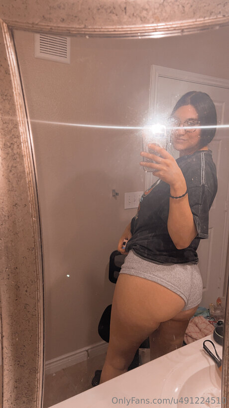 Naakte gelekte OnlyFans-foto van U491224510