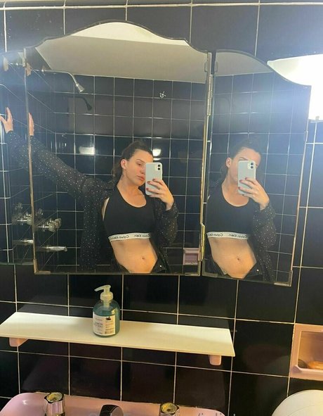 Naakte gelekte OnlyFans-foto van Sweetkokomi
