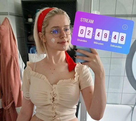 Naakte gelekte OnlyFans-foto van Smoettii