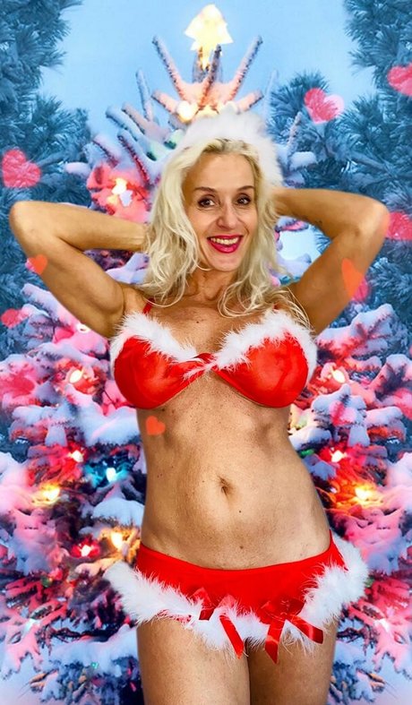 Naakte gelekte OnlyFans-foto van Sexyserbian