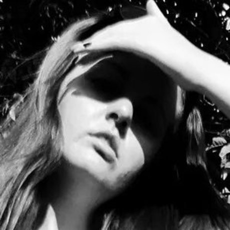 Naakte gelekte OnlyFans-foto van Suzy Lu