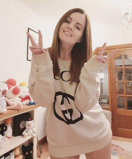 Naakte gelekte OnlyFans-foto van Suzy Lu