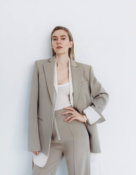 Naakte gelekte OnlyFans-foto van Vanessa Kirby