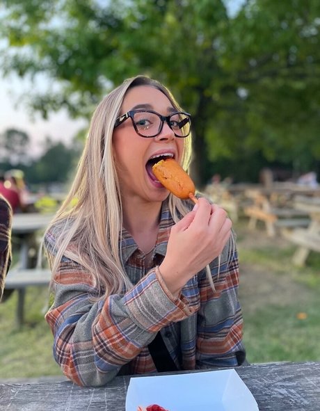 Naakte gelekte OnlyFans-foto van Natalie Decker