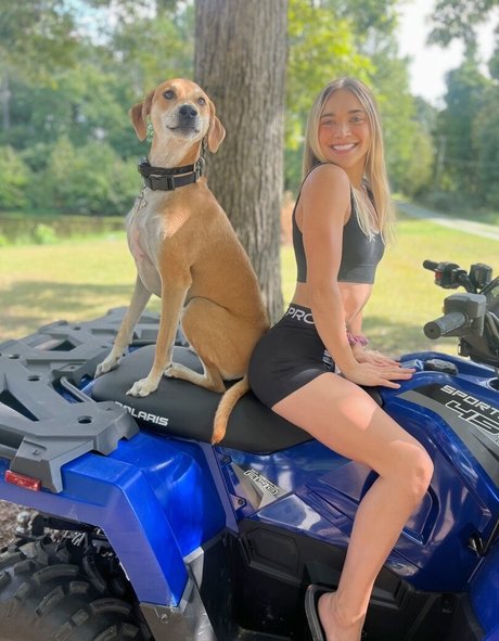 Naakte gelekte OnlyFans-foto van Natalie Decker