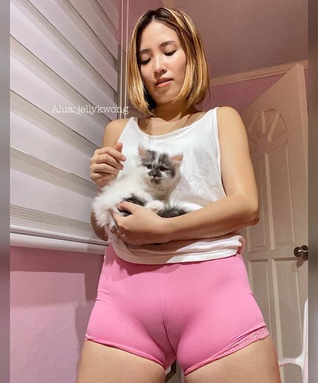 Naakte gelekte OnlyFans-foto van Jelly Kwong