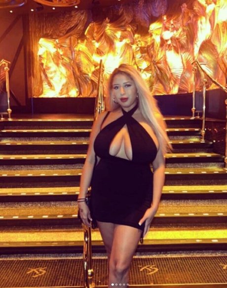 Naakte gelekte OnlyFans-foto van Kiabaetv