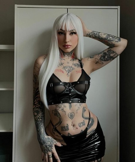 Naakte gelekte OnlyFans-foto van Yamiliia
