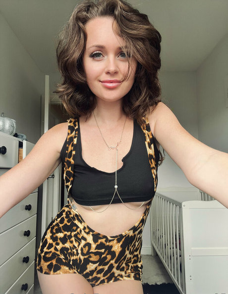 Naakte gelekte OnlyFans-foto van Mamamegs95