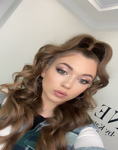 Naakte gelekte OnlyFans-foto van Laura Salvia