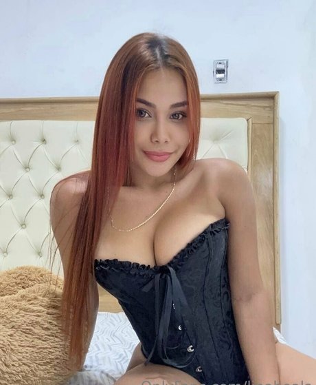 Naakte gelekte OnlyFans-foto van Linaheals