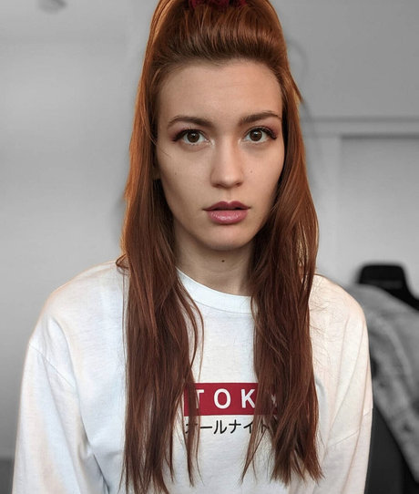 Naakte gelekte OnlyFans-foto van Erin Steeby