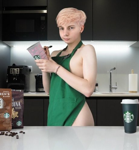 Naakte gelekte OnlyFans-foto van Fawnykid