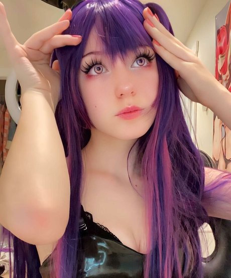 Naakte gelekte OnlyFans-foto van Luxumine