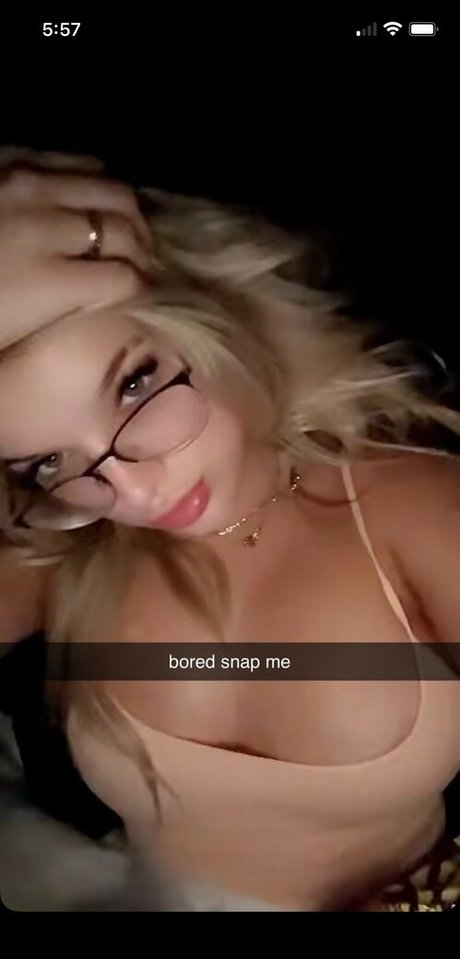 Naakte gelekte OnlyFans-foto van Katerinacarney
