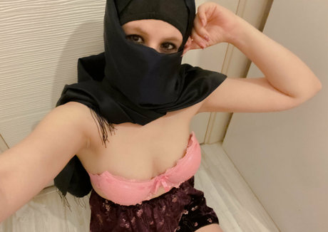 Naakte gelekte OnlyFans-foto van Arabiano