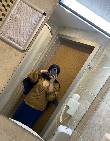 Naakte gelekte OnlyFans-foto van Arabiano