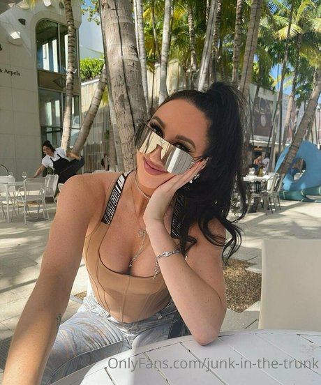 Naakte gelekte OnlyFans-foto van Elleventures