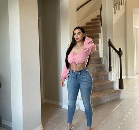 Naakte gelekte OnlyFans-foto van Ruby Main