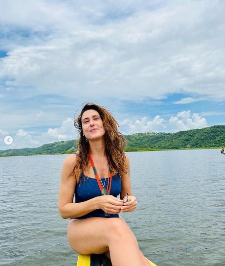 Naakte gelekte OnlyFans-foto van Paola Carosella