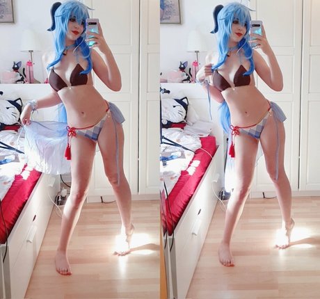 Naakte gelekte OnlyFans-foto van Yuneeko