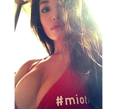 Naakte gelekte OnlyFans-foto van Naomi Black