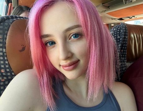 Naakte gelekte OnlyFans-foto van Katybaity