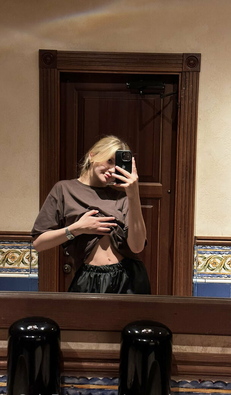 Naakte gelekte OnlyFans-foto van Pervokursnica