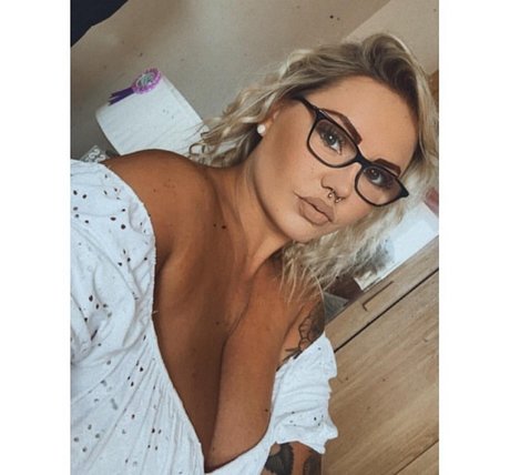 Naakte gelekte OnlyFans-foto van Roxanne Collacott