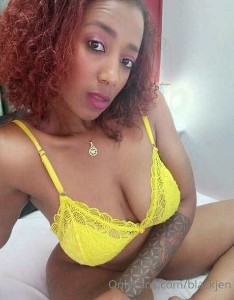 Naakte gelekte OnlyFans-foto van Blackjen
