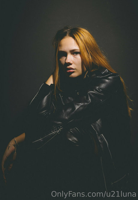 Naakte gelekte OnlyFans-foto van Jenniferfoxy