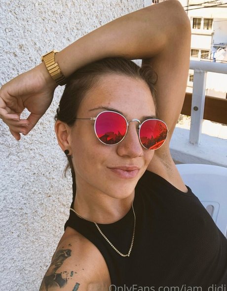 Naakte gelekte OnlyFans-foto van Iamdidi