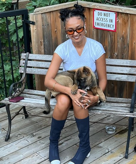 Naakte gelekte OnlyFans-foto van Joy Crookes