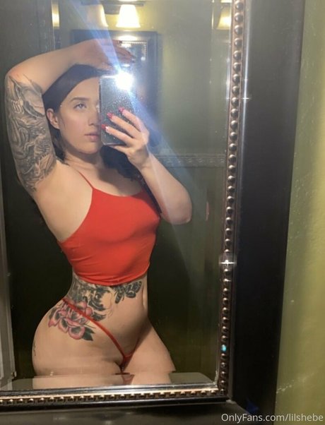 Naakte gelekte OnlyFans-foto van Lilshebe