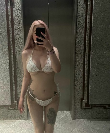 Naakte gelekte OnlyFans-foto van Babykae