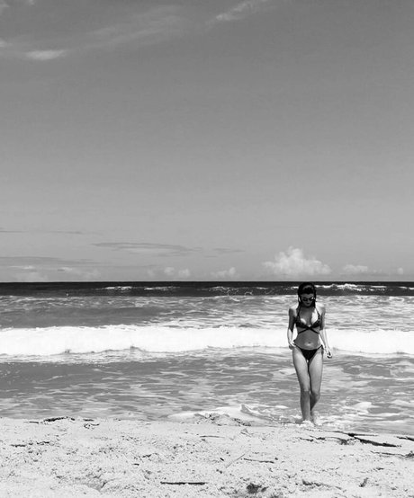 Naakte gelekte OnlyFans-foto van Alinne Moraes