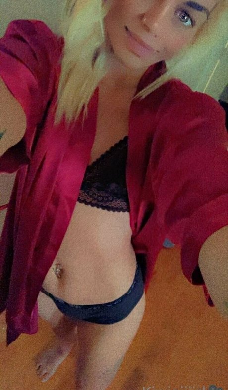 Naakte gelekte OnlyFans-foto van Kiwigiiiirl