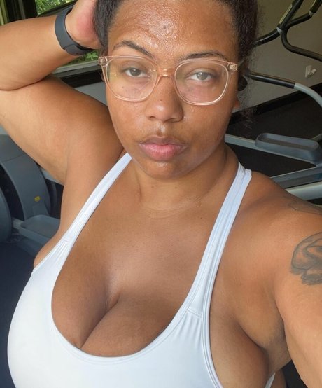 Naakte gelekte OnlyFans-foto van Weightoffash
