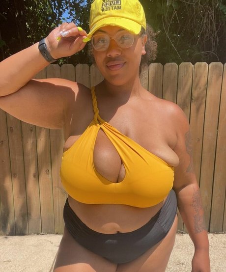 Naakte gelekte OnlyFans-foto van Weightoffash