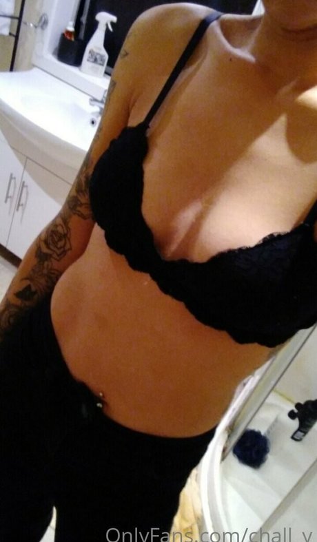 Naakte gelekte OnlyFans-foto van Fhatarse