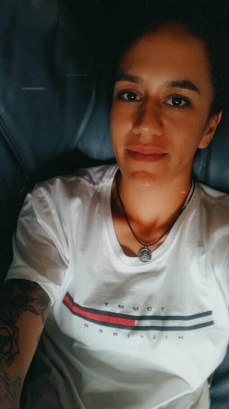 Naakte gelekte OnlyFans-foto van Fhatarse