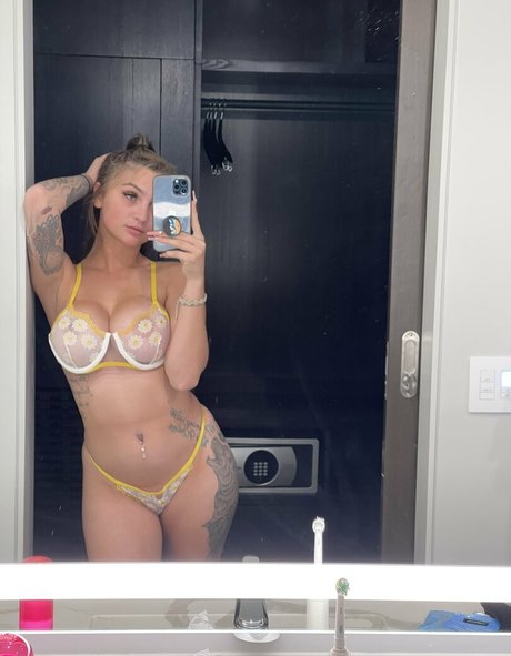 Naakte gelekte OnlyFans-foto van Nattygonewild