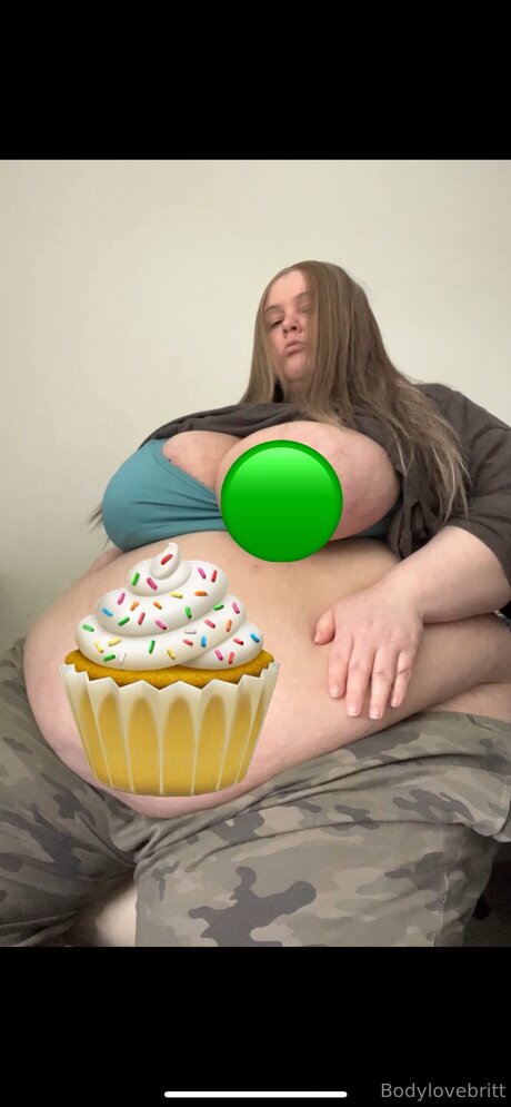 Naakte gelekte OnlyFans-foto van Bodylovebritt2