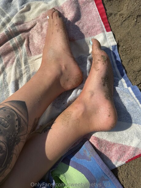 Naakte gelekte OnlyFans-foto van Sweetyfeetys 03